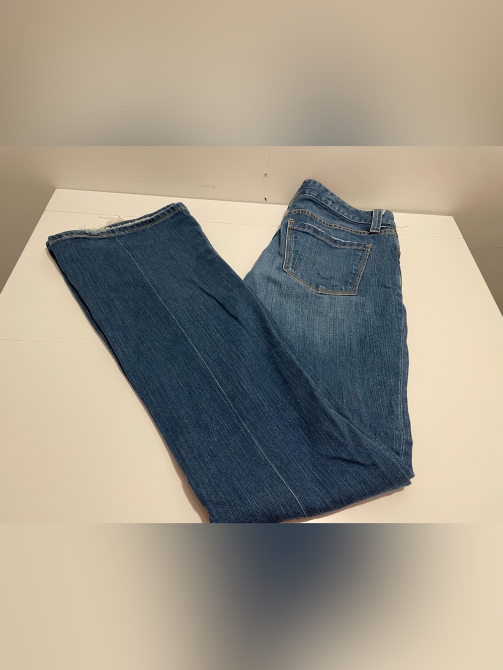 Gap Brand Women's size 10 Long Original Flare Style Medium Wash Jeans Denim